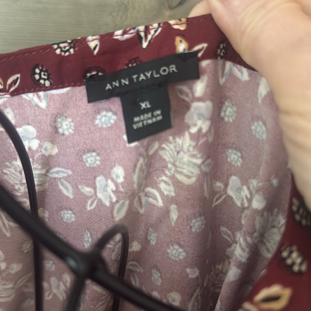 Ann Taylor floral, long sleeve peasant blouse - Picture 4 of 4
